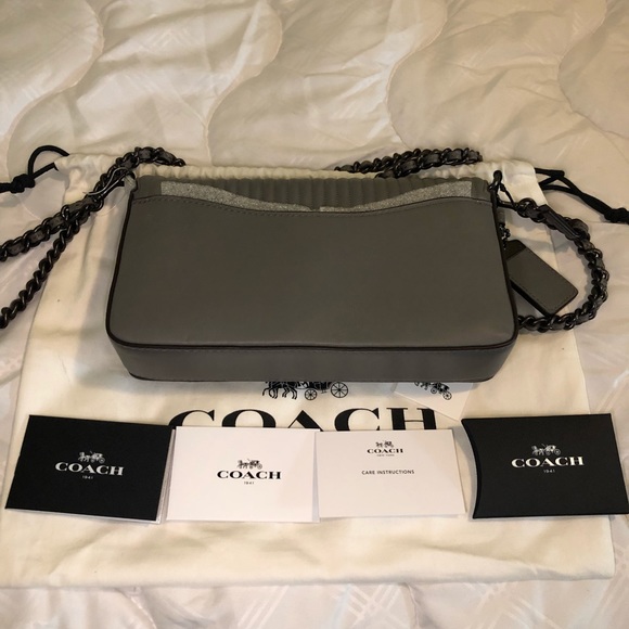 Coach quilted Dinky bag. - Picture 3 of 4